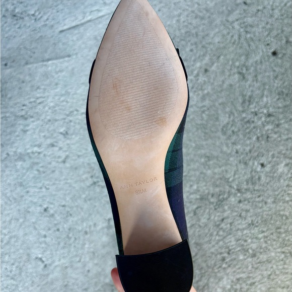 NEW Ann Taylor Green Plaid Block Heel Pumps - Picture 2 of 3